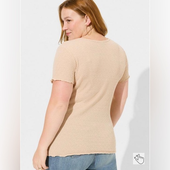 Torrid Textured Crepe Short Sleeve Jersey Crew Neck Tee Shirt Beige Plus 2 2X - Picture 6 of 14